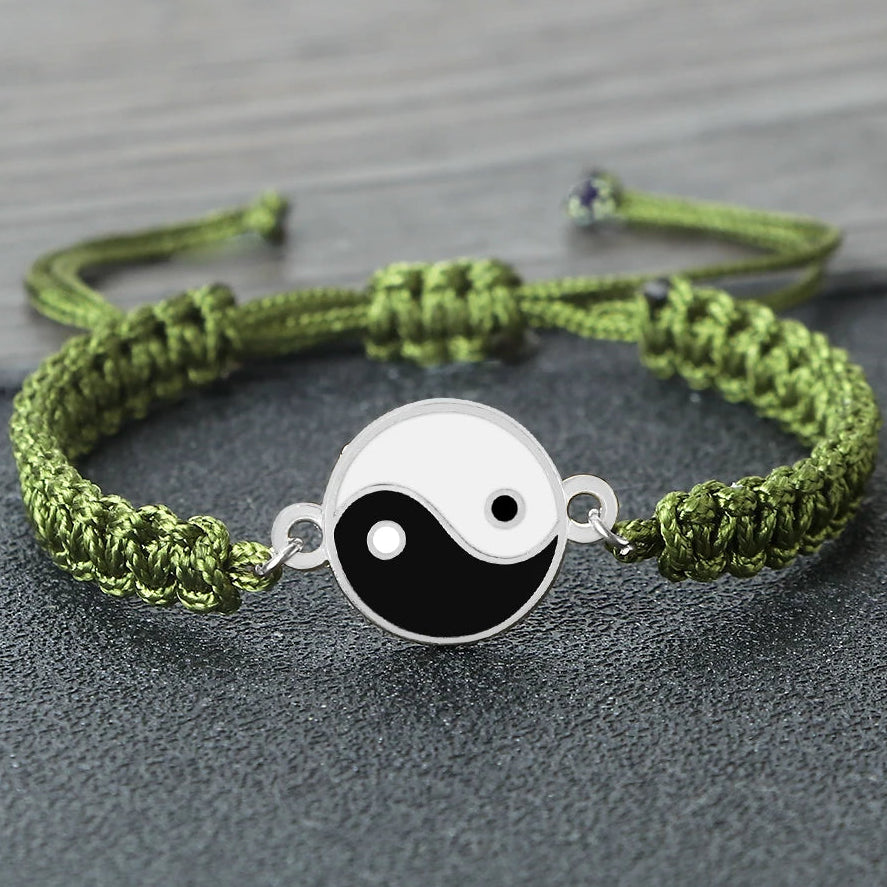 Geflochtenes Yin Yang Armband grün und silber