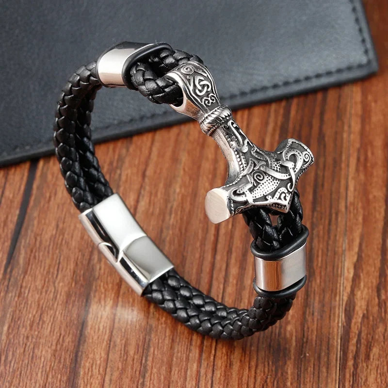 Schwarzes gedrehtes Anker-Armband