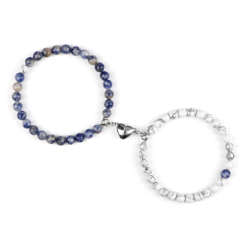 Magnetische Gourmette-Armbänder für Paare mit blau-grauen und weißen Perlen