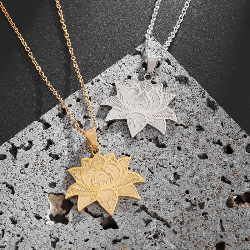 Kette & Medaillon Lotusblume