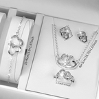 Set mit 5 Herzschmuckstücken 