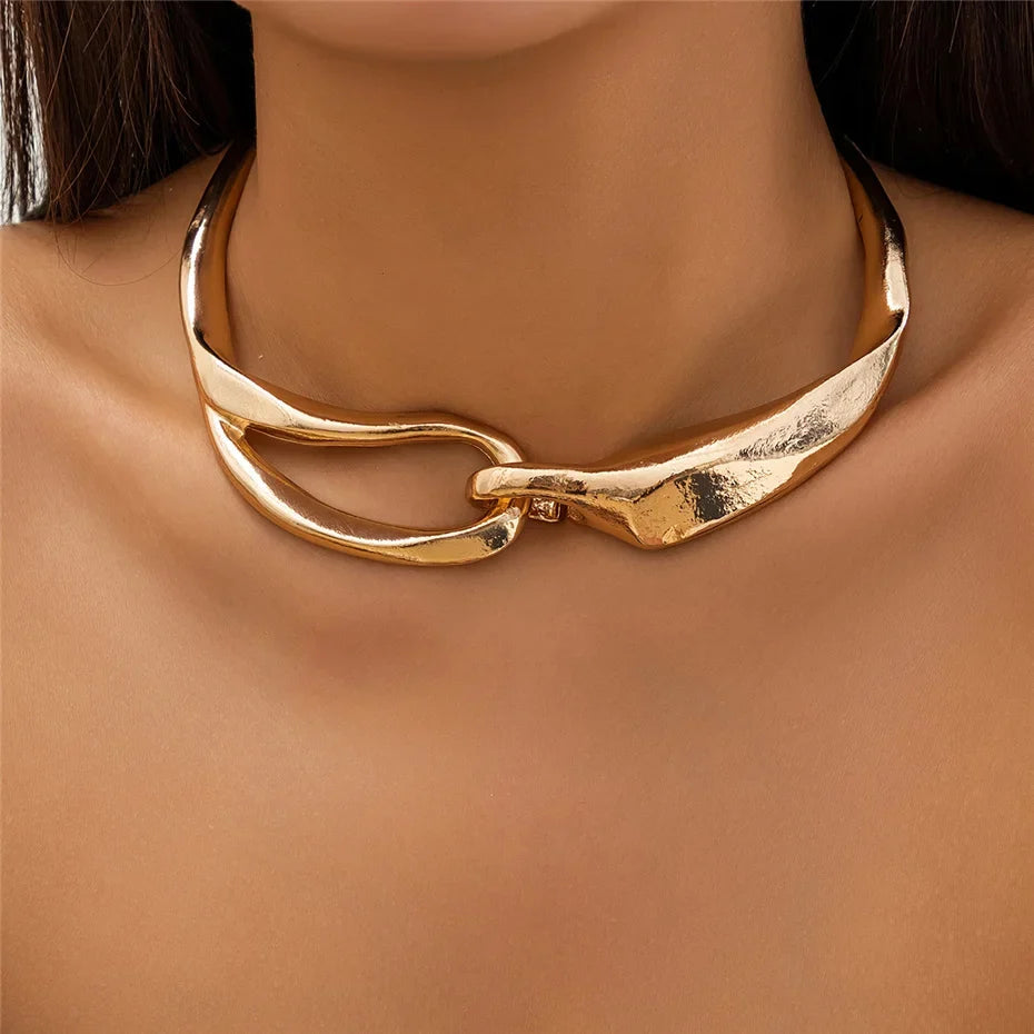Collier à texture audacieuse géométrique