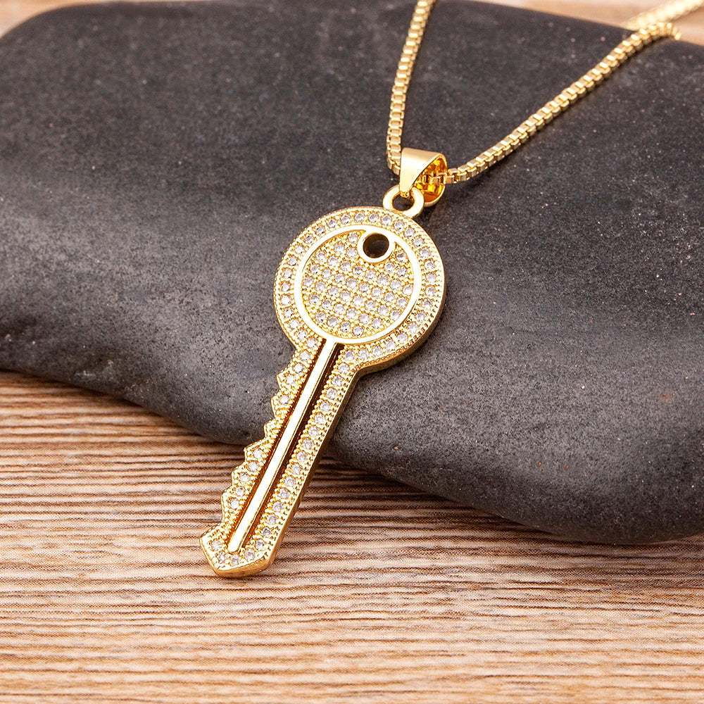 Verstellbare Halskette mit Schlüsselanhänger