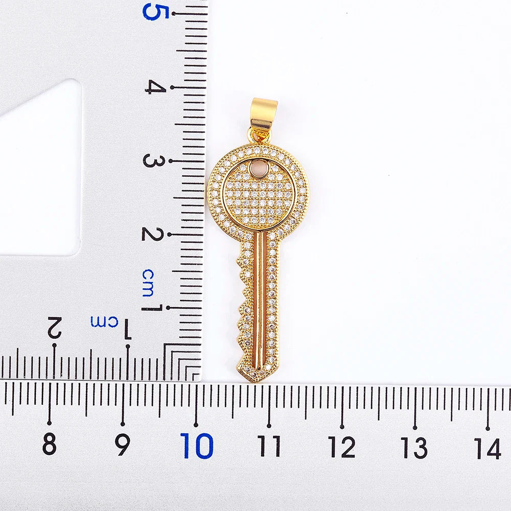 Verstellbare Halskette mit Schlüsselanhänger