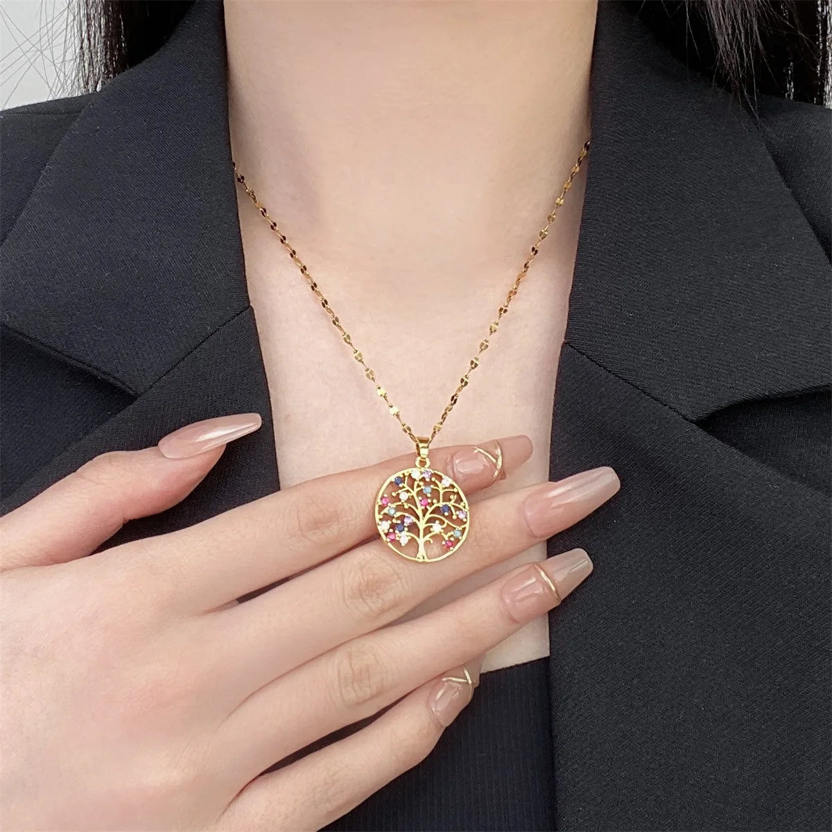 Halskette mit Lebensbaum-Anhänger mit mehrfarbigem Zirkon