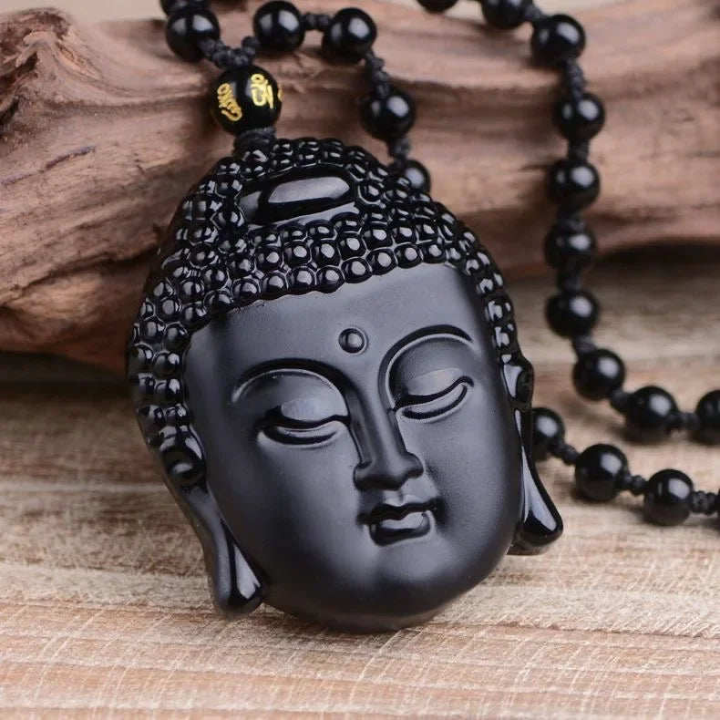 Halskette mit Buddha-Anhänger aus Obsidian