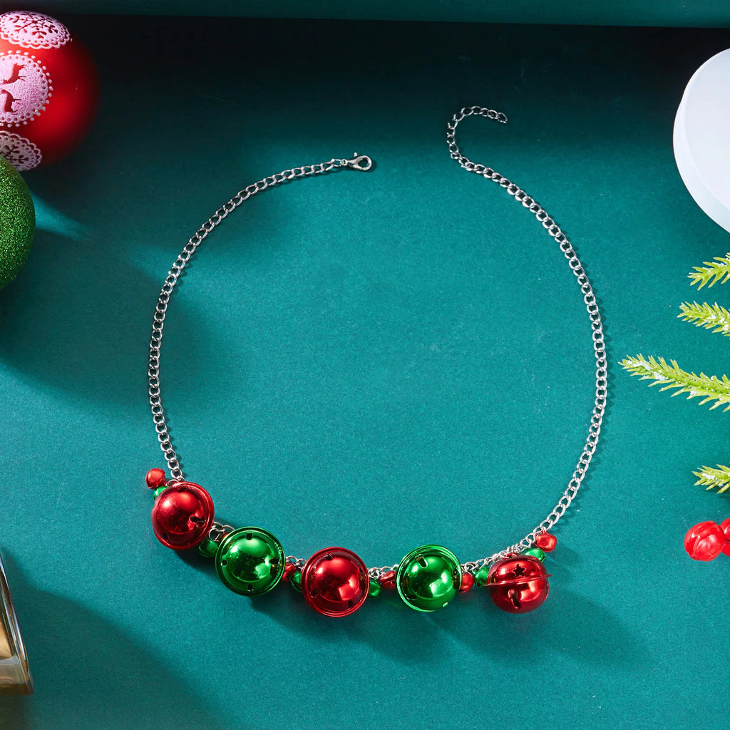Halskette mit Weihnachtskugel-Anhänger