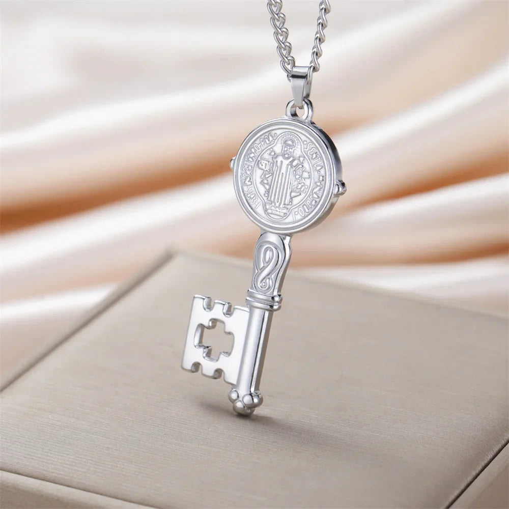 Halskette mit katholischem Schlüssel-Anhänger aus Silber