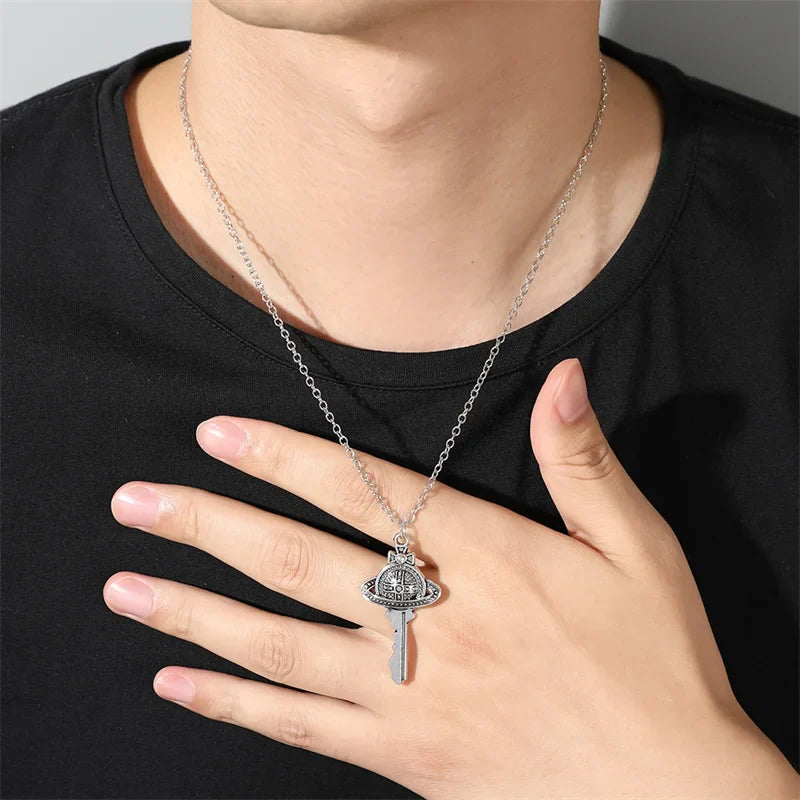 Halskette mit Universums-Schlüsselanhänger