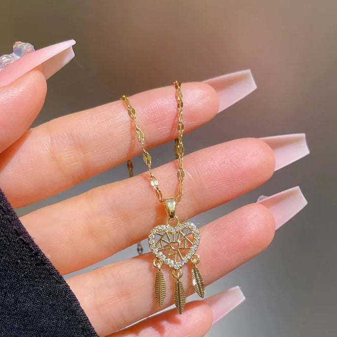 Halskette mit Traumfänger-Herzanhänger aus Kristall