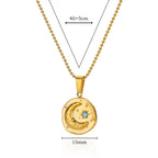 Collier avec pendentif croissant de lune et étoile sertie d'un zircon bleu