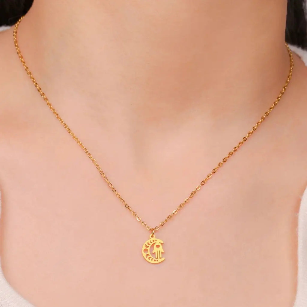 Halskette mit islamischem Anhänger Halbmond und arabischer Fatima-Hand in Gold