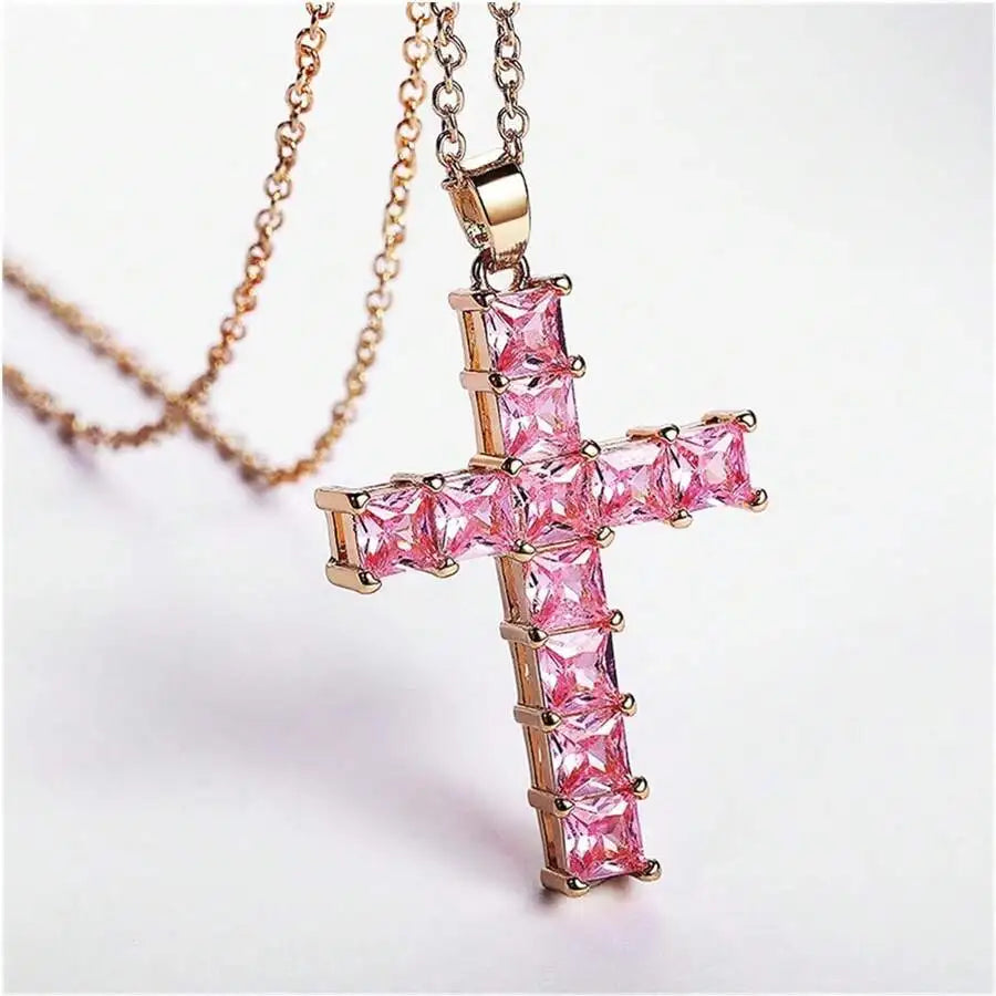 Halskette mit Kreuzanhänger aus quadratischen Kristallen in Gold und Roségold