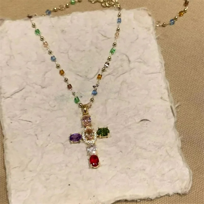 Halskette mit Kreuzanhänger aus Zirkonia für Damen