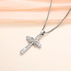 Collana con pendente croce e simbolo dell'infinito intrecciati