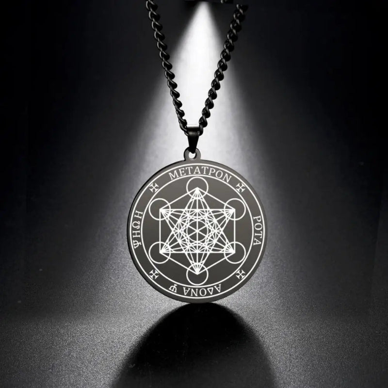 Halskette mit Metatron Würfel Anhänger schwarz