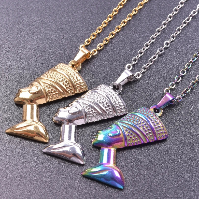 Halskette mit Nofretete-Anhänger Gold