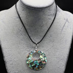 Lederkette mit Perlmutt-Muschelanhänger