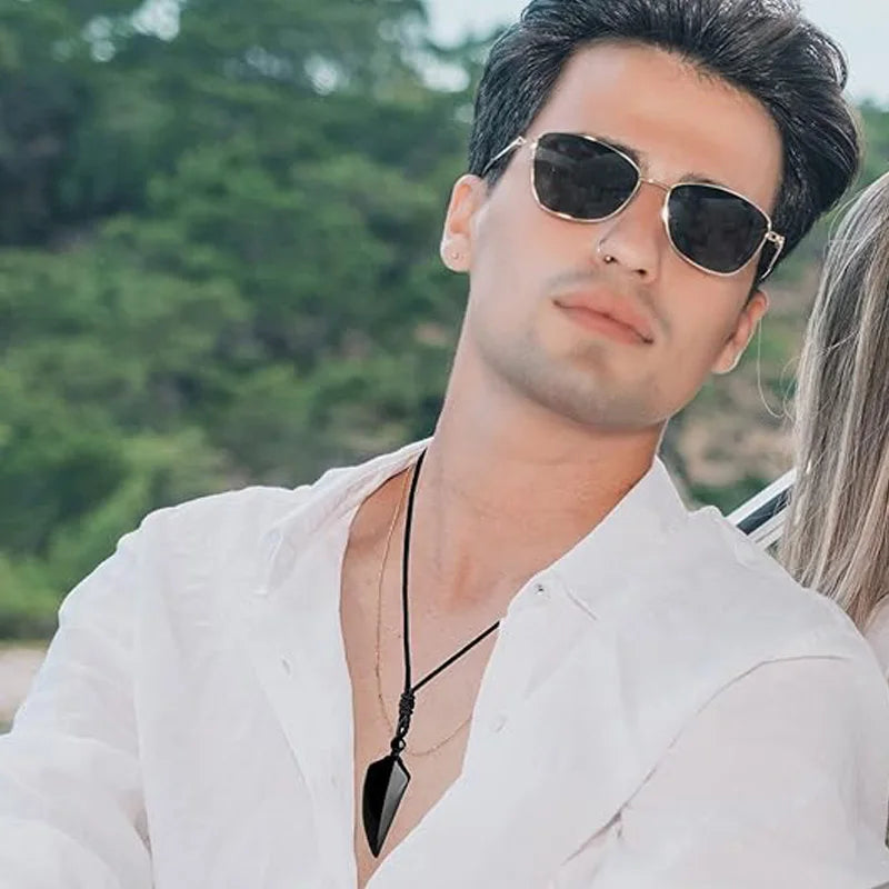 Halskette mit Anhänger aus natürlichem Stein Haifischzahn