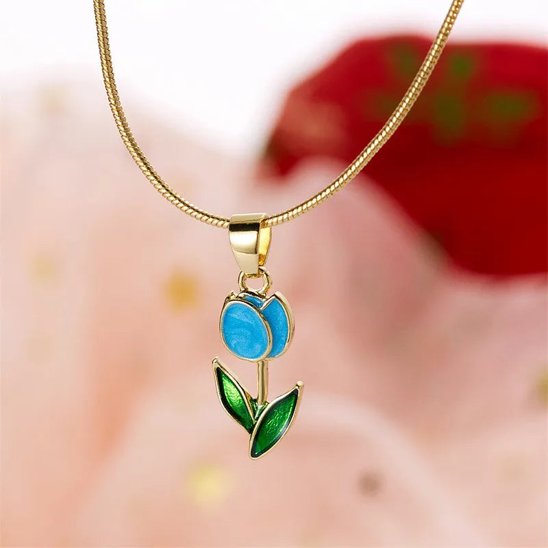 Halskette mit Tulpenblüten-Anhänger aus türkisfarbenem Emaille