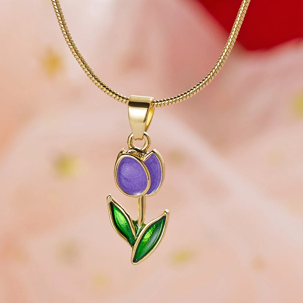 Halskette mit Tulpenblüten-Anhänger aus violettem Emaille