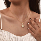 Halskette mit drehbarem Zirkonia-Blumenanhänger zur Stressreduzierung