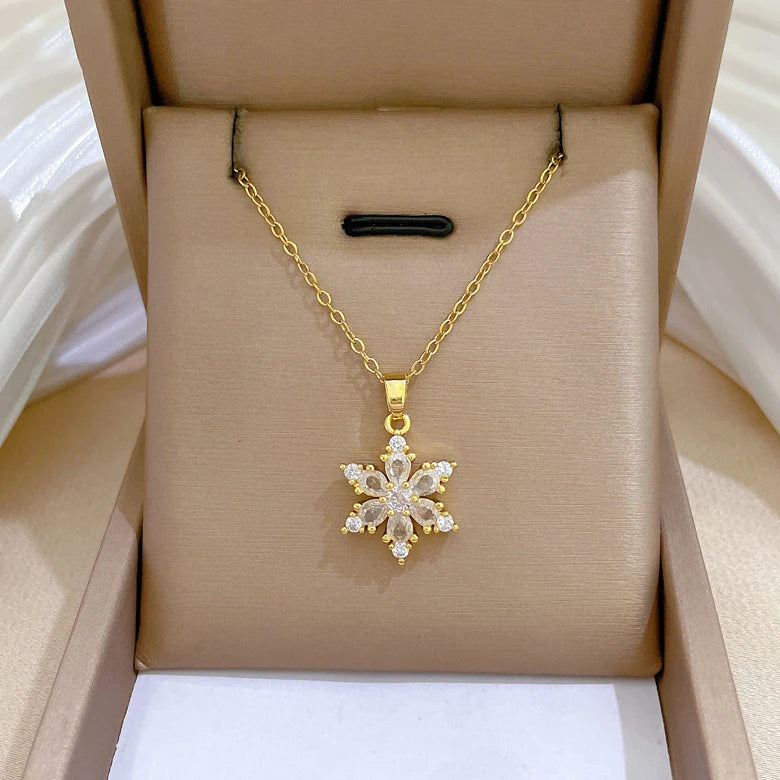 Halskette mit Schneeflocken-Anhänger aus Kristall