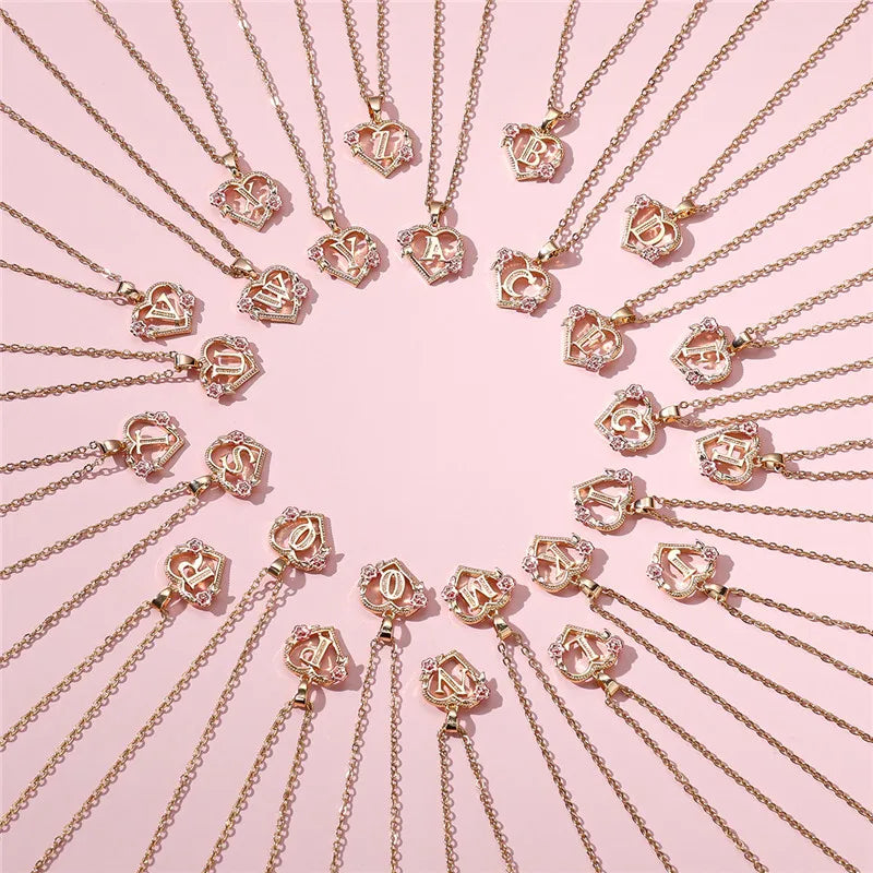 Kette mit Herz- und Blumen-Anhänger mit Initiale