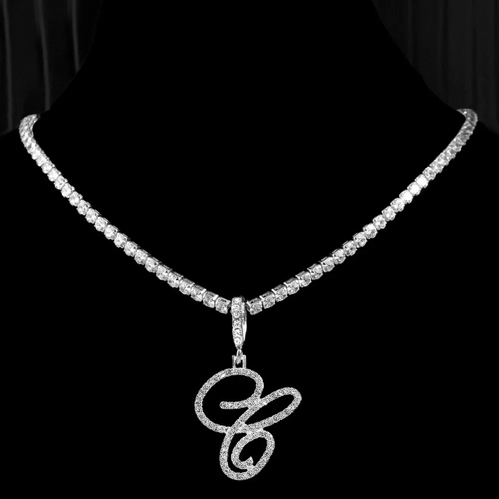 Choker mit Initialen-Anhänger und Strass c