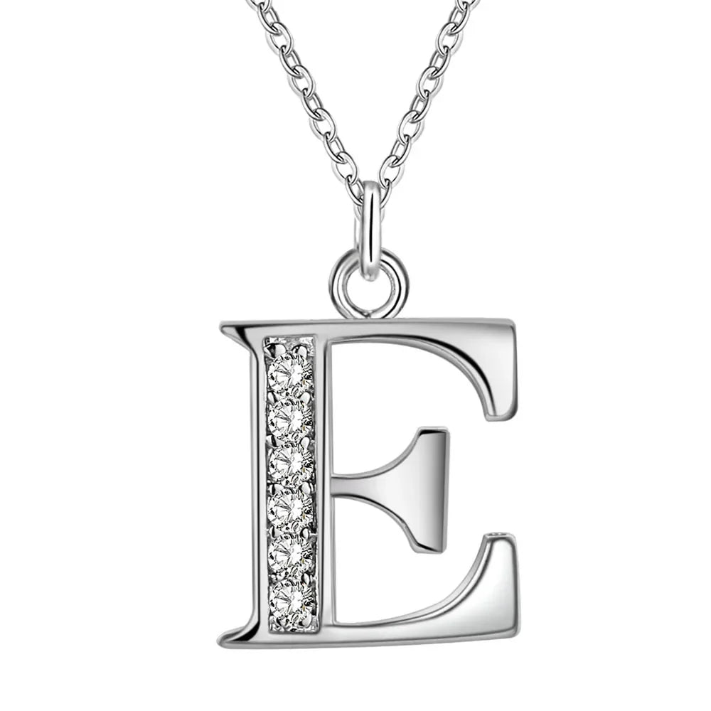 Lange Halskette mit Initialenanhänger e