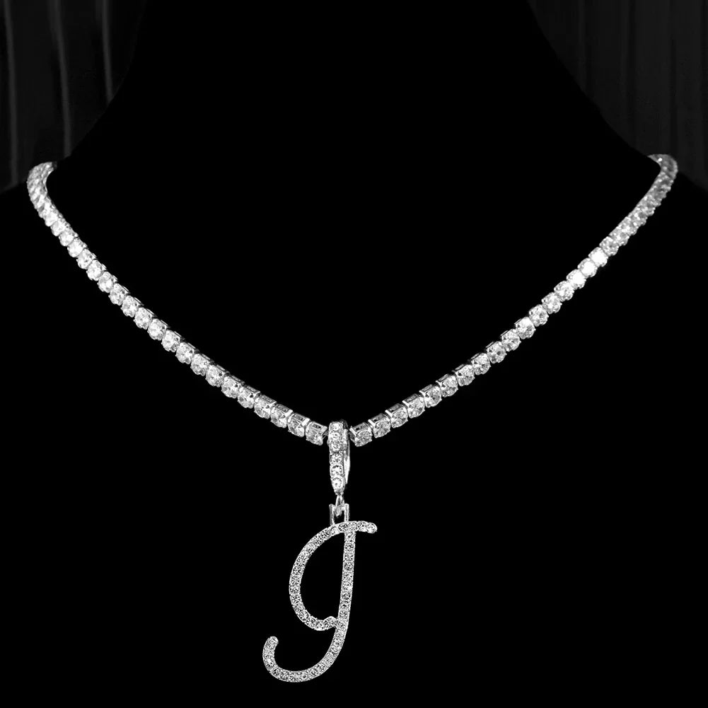 Choker mit Initialen-Anhänger und Strass i