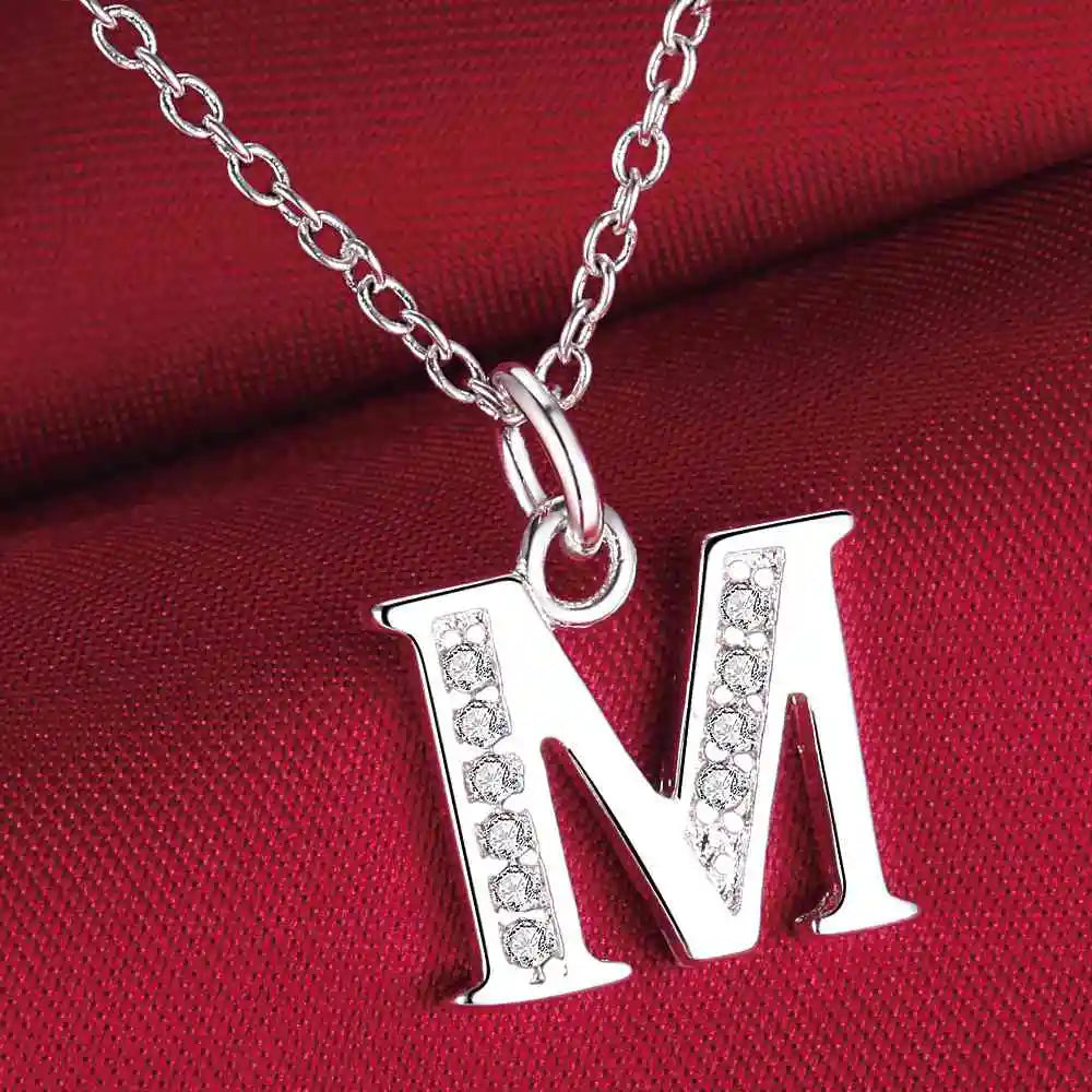 Lange Halskette mit Initialenanhänger m