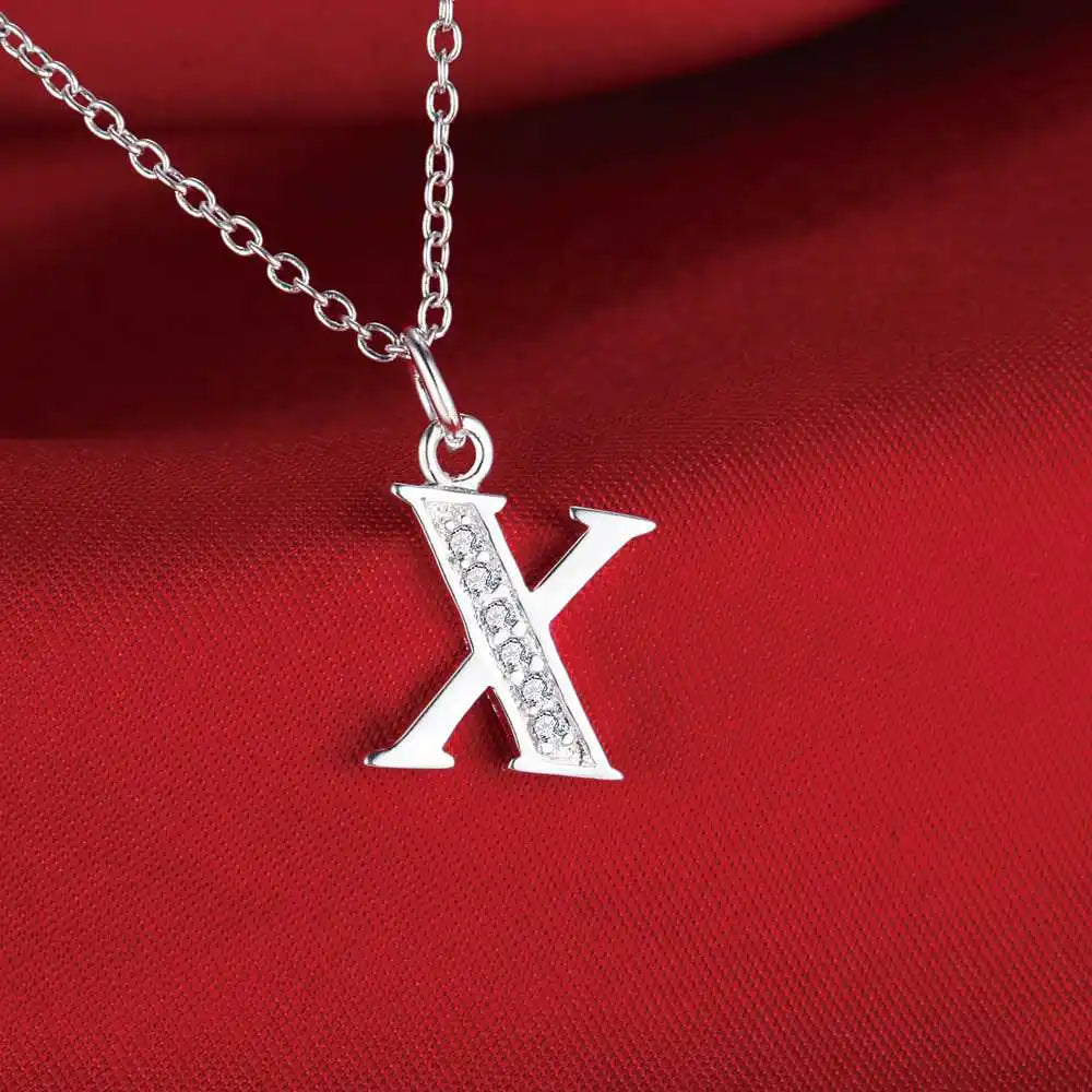 Lange Halskette mit Initialenanhänger x
