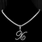 Choker mit Initialen-Anhänger und Strass x