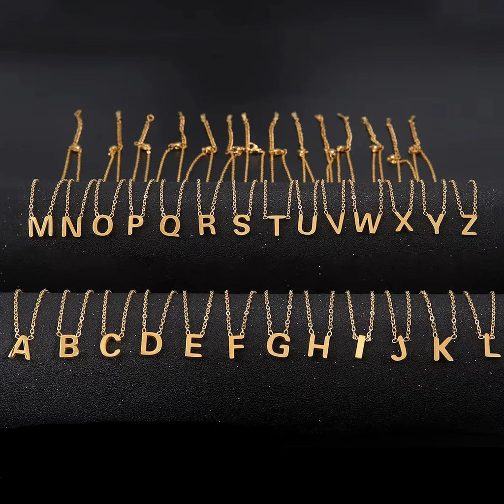 Halskette mit Initialen-Anhänger B