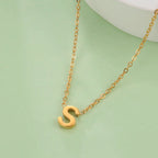 Halskette mit Initialenanhänger - Buchstabe 