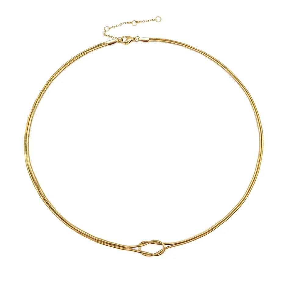 Halskette mit minimalistischem Knoten-Anhänger gold
