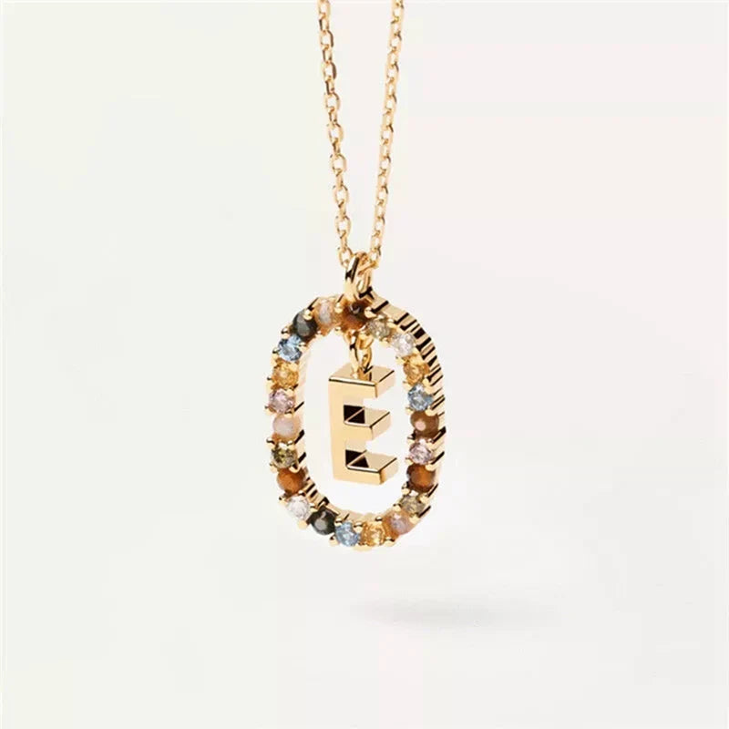 Halskette mit ovalem Initial-Anhänger e