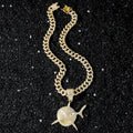 Halskette mit Hai-Anhänger aus Strass in Gold