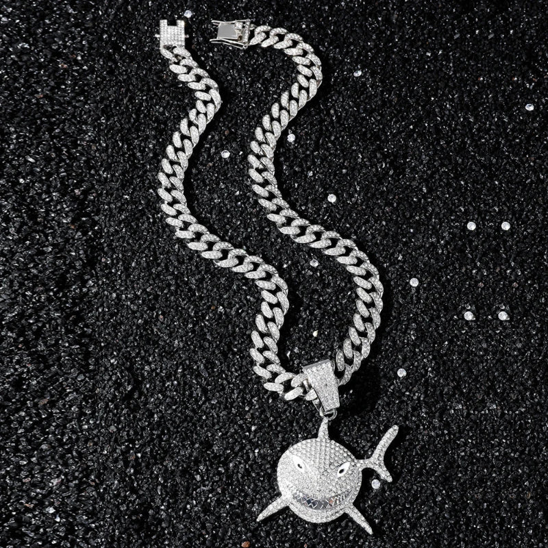 Halskette mit Hai-Anhänger aus Strass in Silber