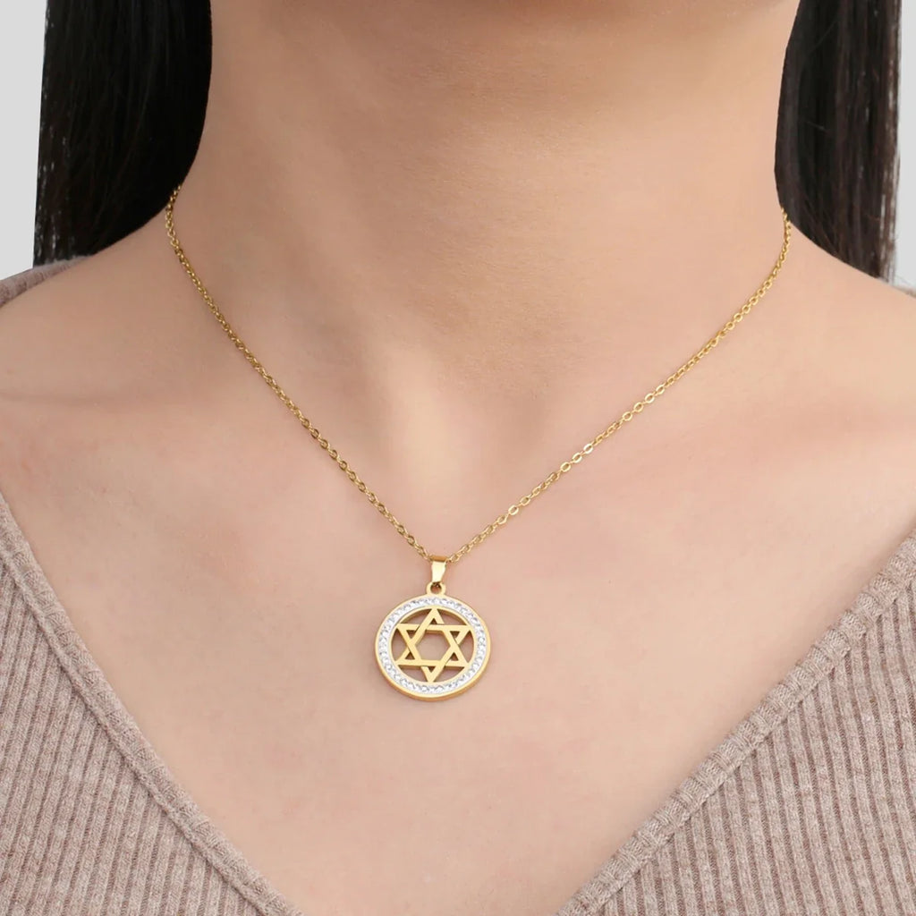 Halskette mit rundem Anhänger mit jüdischem Symbol Davidstern Gold
