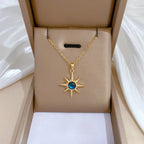 Collier avec pendentif soleil et cristal
