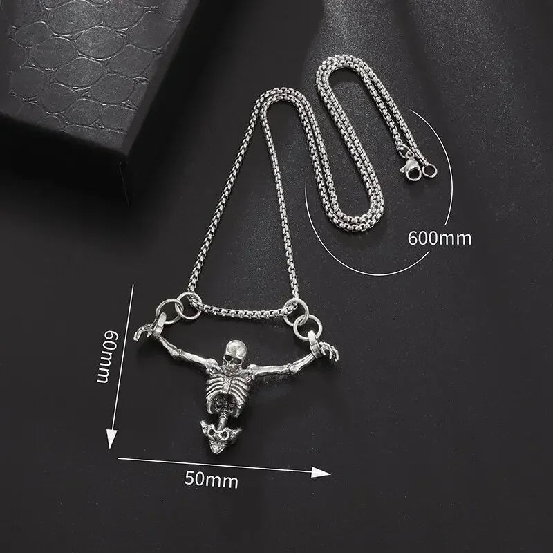 Collana con pendente scheletro e teschio sospeso