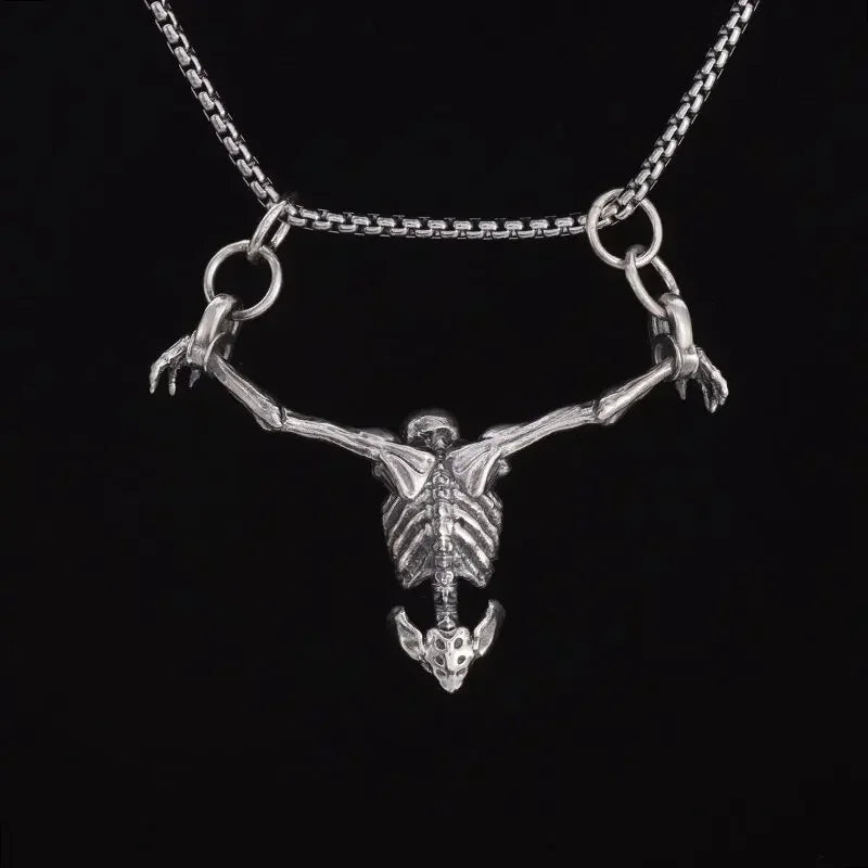Collana con pendente scheletro e teschio sospeso