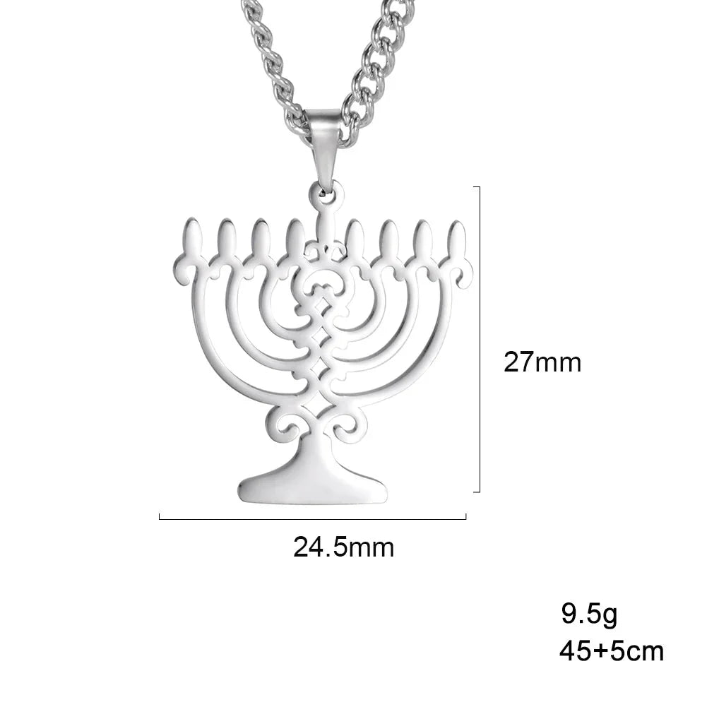 Halskette mit symbolischem jüdischem Menora-Anhänger
