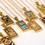 Halskette mit Tarot-Anhänger 