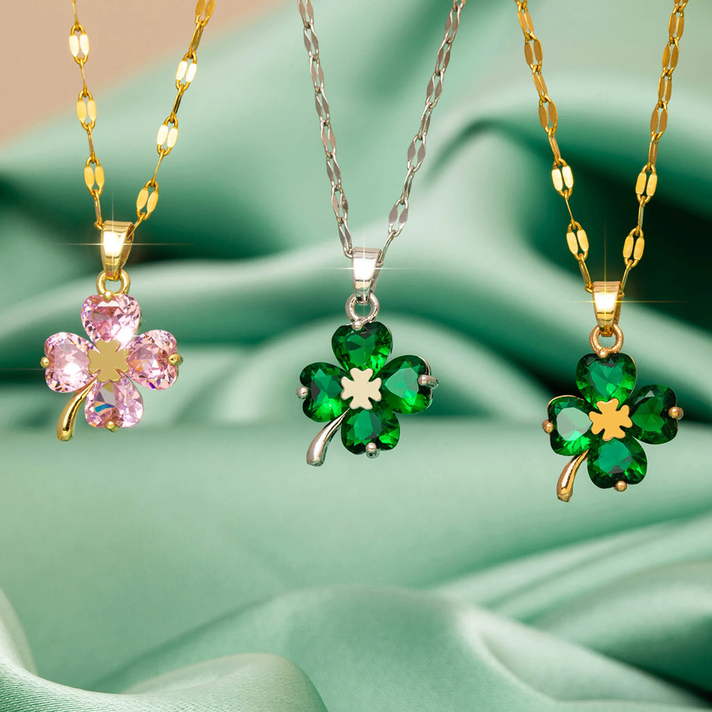 Halskette mit Anhänger Kleeblatt mit 4 Blättern in Gold und Rosa