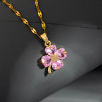 Halskette mit Anhänger Kleeblatt mit 4 Blättern in Gold und Rosa