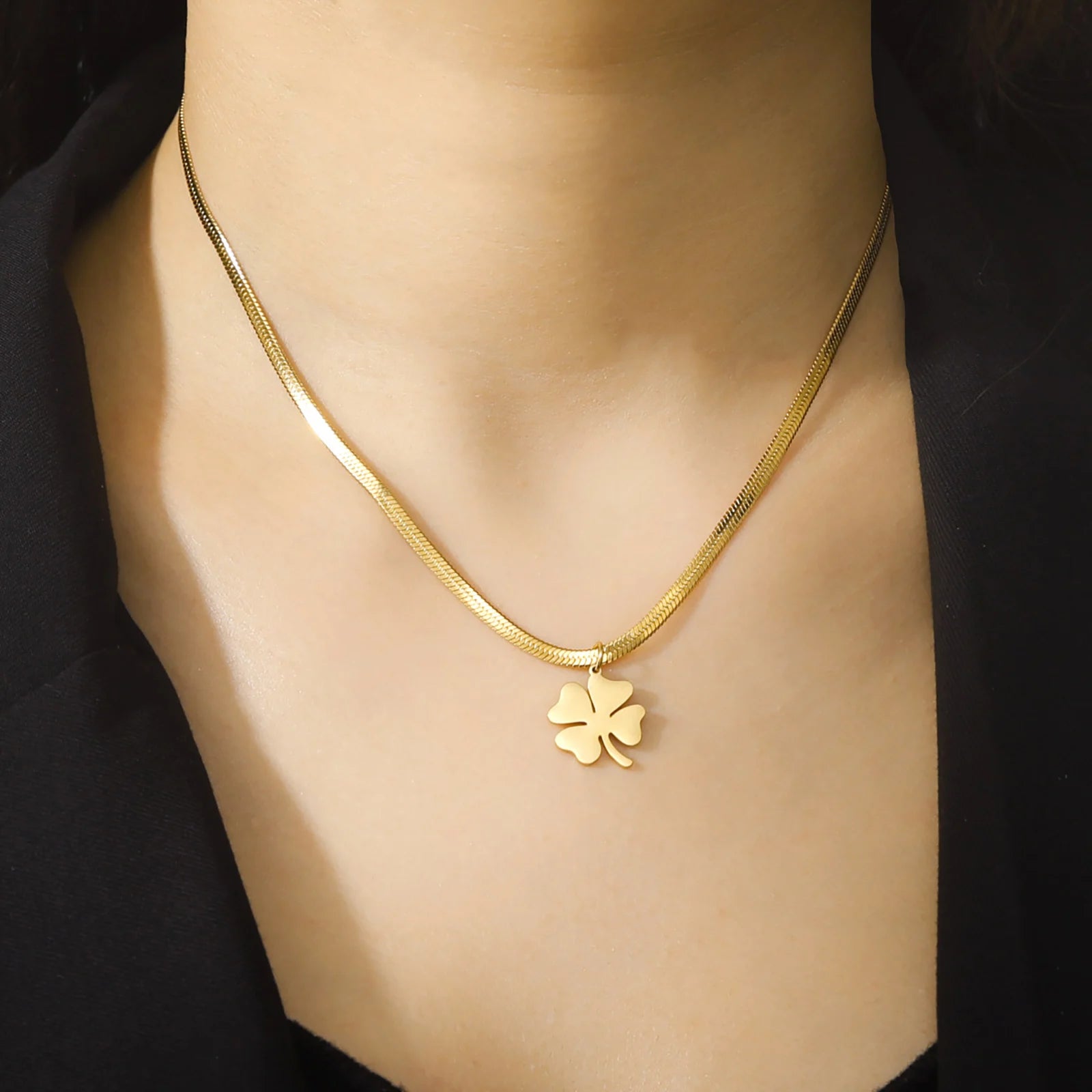 Halskette mit Kleeblatt-Anhänger mit 4 Blättern Glücksbringer gold