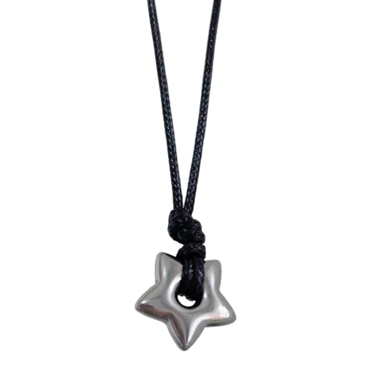 Kordelkette mit hohlem Sternanhänger